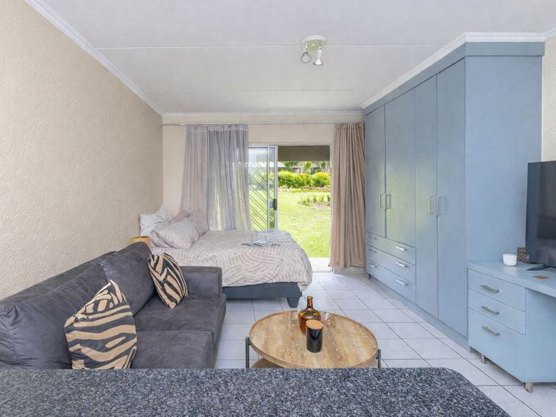 Apartment For Sale in Bromhof - Photo 6