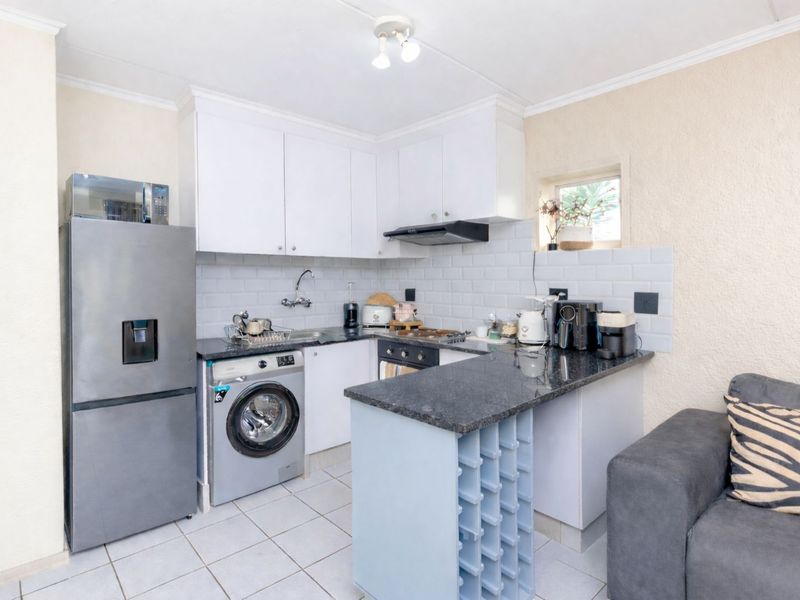 Apartment For Sale in Bromhof - Photo 8