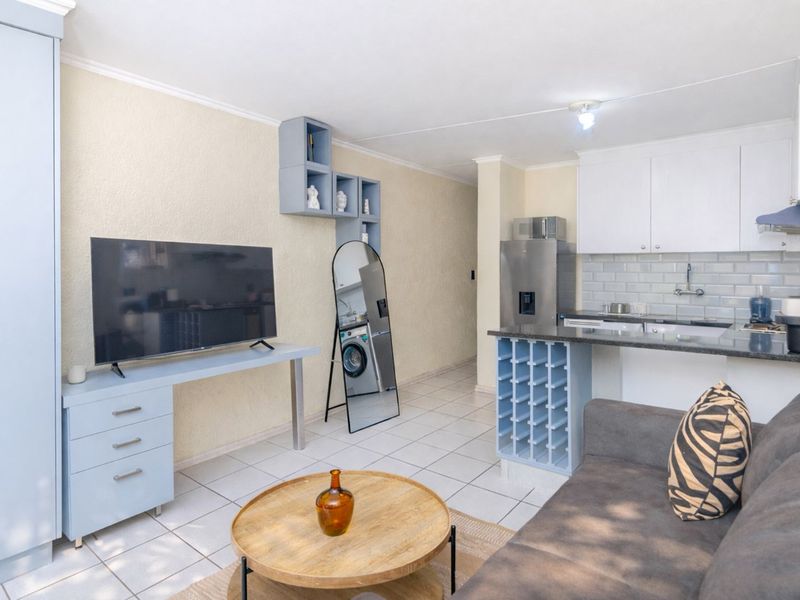 Apartment For Sale in Bromhof - Photo 2