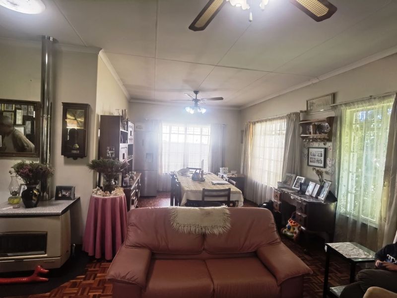 House For Sale in Hennopspark - Photo 4