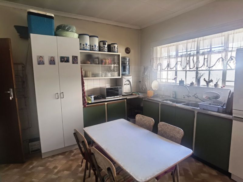 House For Sale in Hennopspark - Photo 9