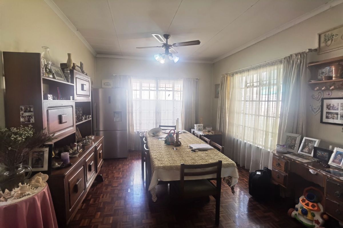 House For Sale in Hennopspark - Photo 5