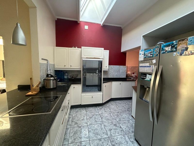 House For Sale in Ferndale - Photo 10