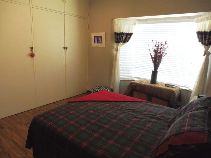 Townhouse For Sale in Hillcrest - Photo 4