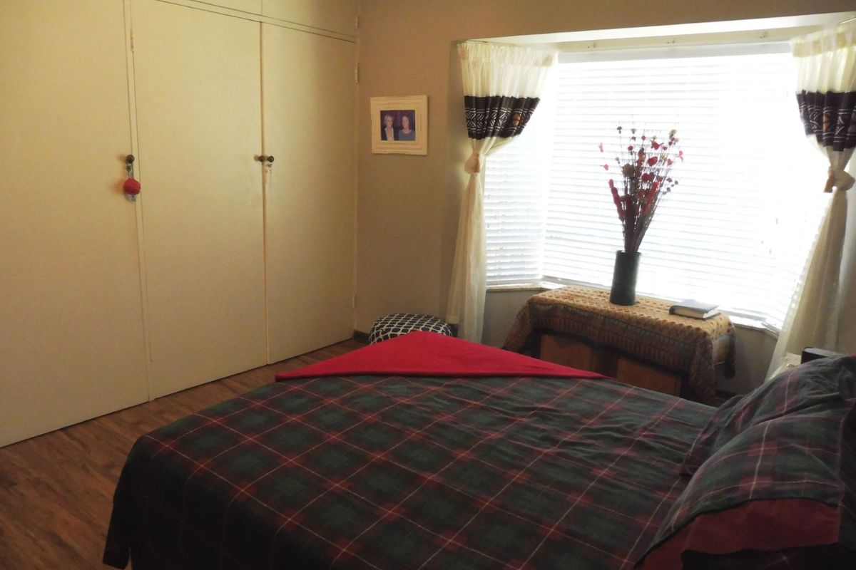 Townhouse For Sale in Hillcrest - Photo 4