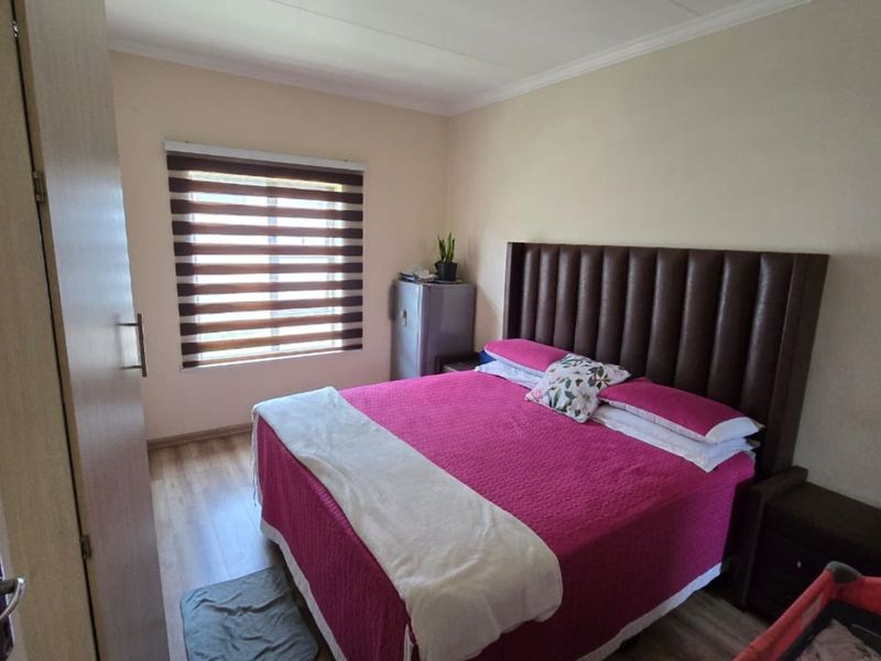 House For Sale in Terra Nova - Photo 5