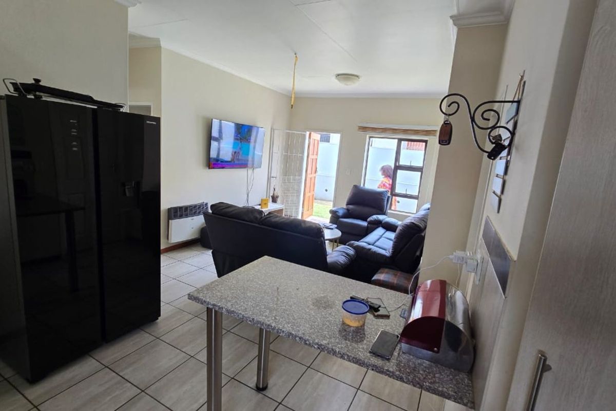 House For Sale in Terra Nova - Photo 2