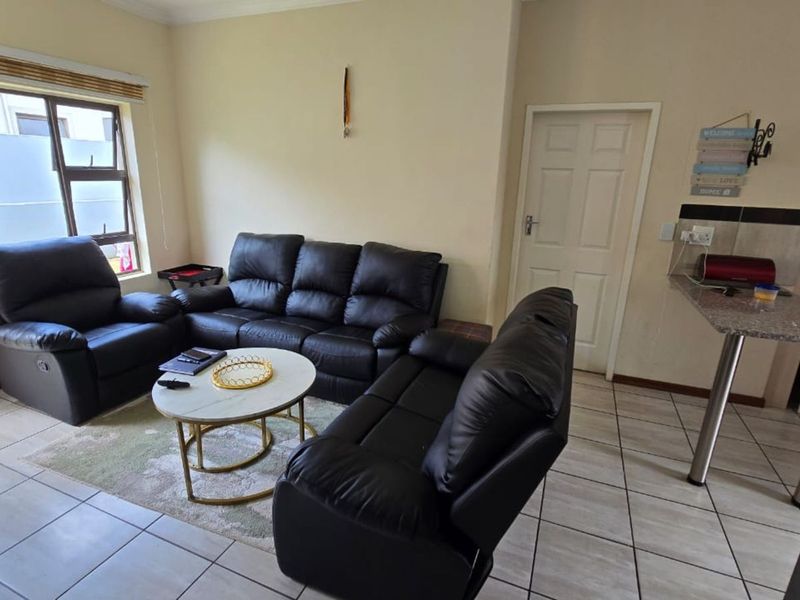 House For Sale in Terra Nova - Photo 3