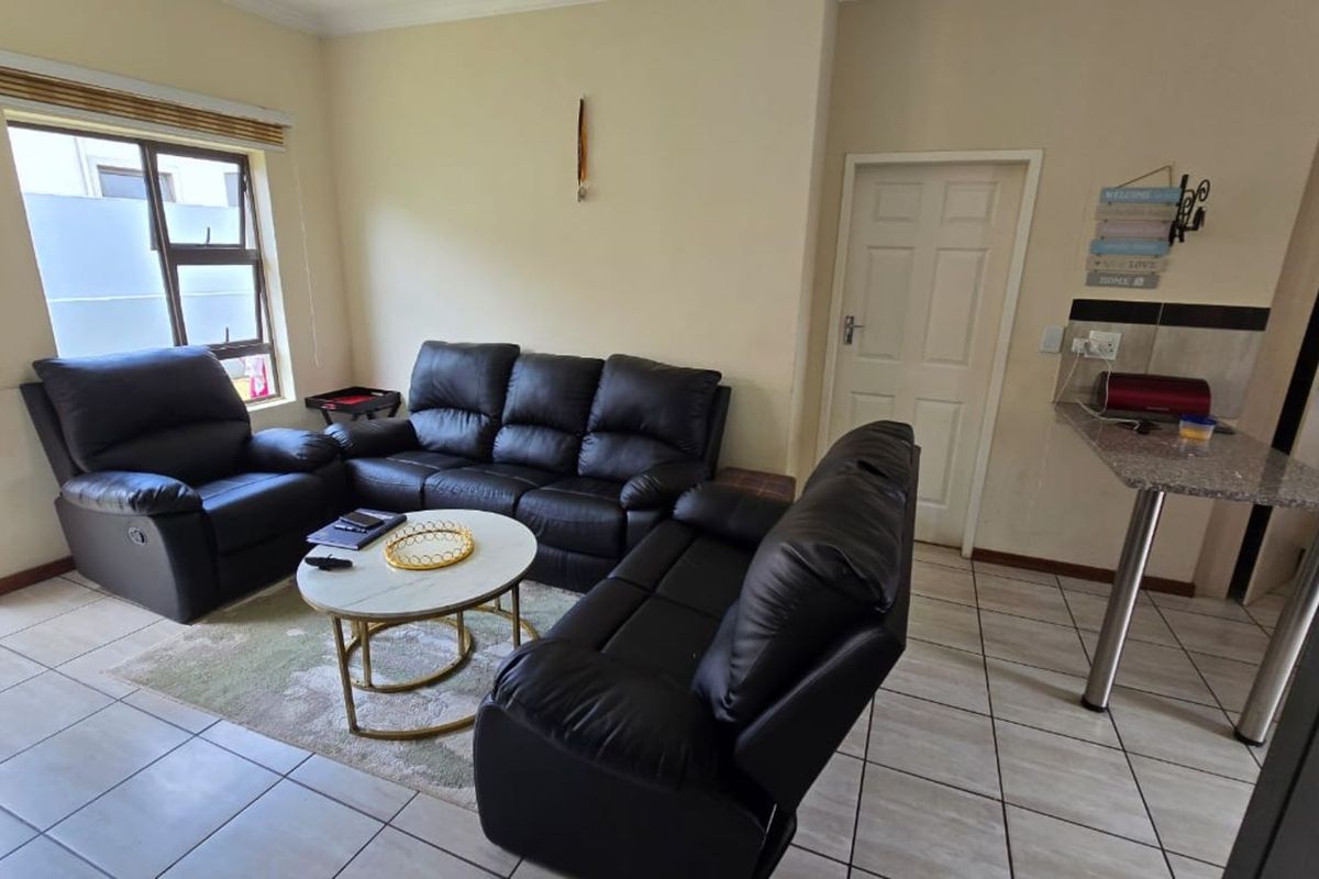 House For Sale in Terra Nova - Photo 3