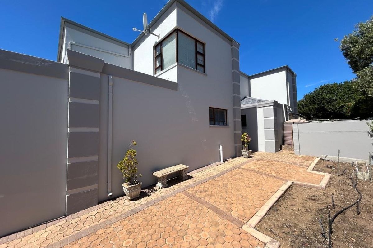 House For Sale in Stilbaai Wes - Photo 2