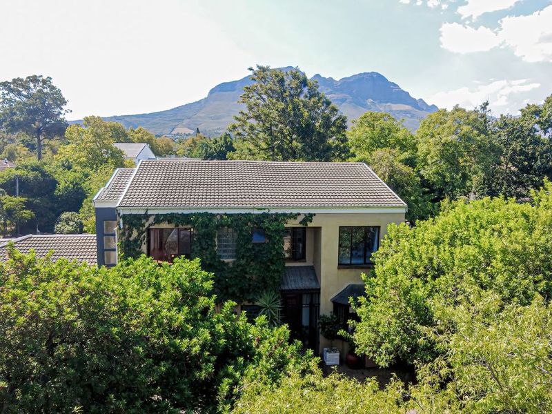 House For Sale in Golden Acre - Photo 2