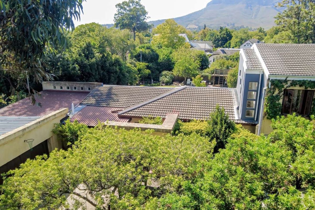 House For Sale in Golden Acre - Photo 3