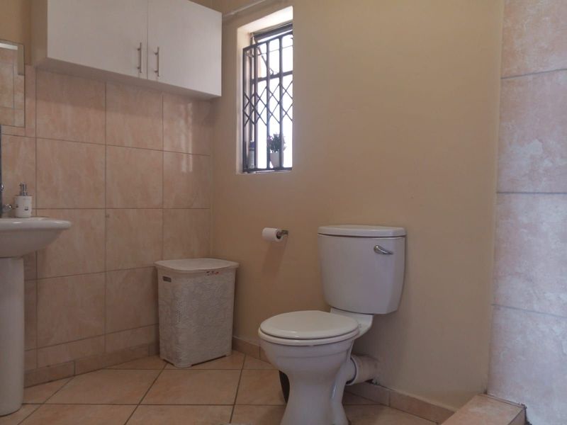 House For Sale in Jabulani - Photo 8