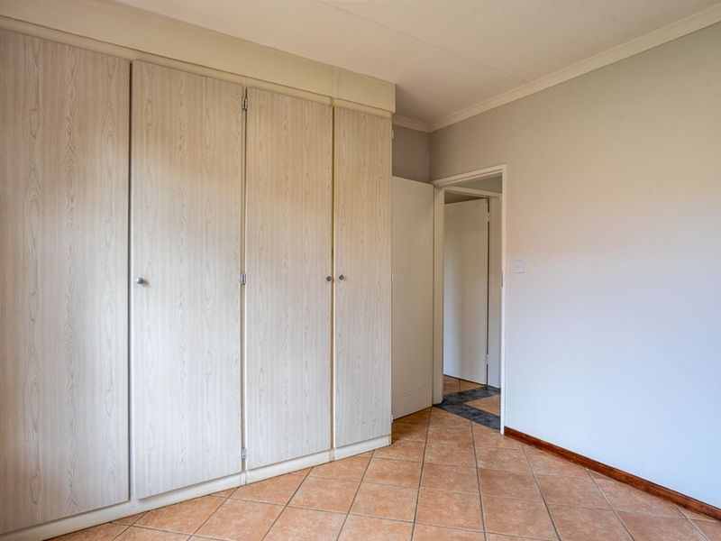 Townhouse For Sale in Mooikloof Ridge - Photo 10