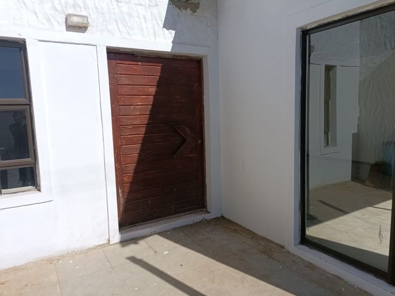 House For Sale in Chatsworth - Photo 8