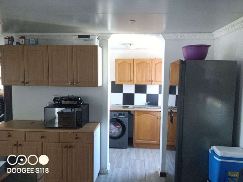 House For Sale in Chatsworth - Photo 4