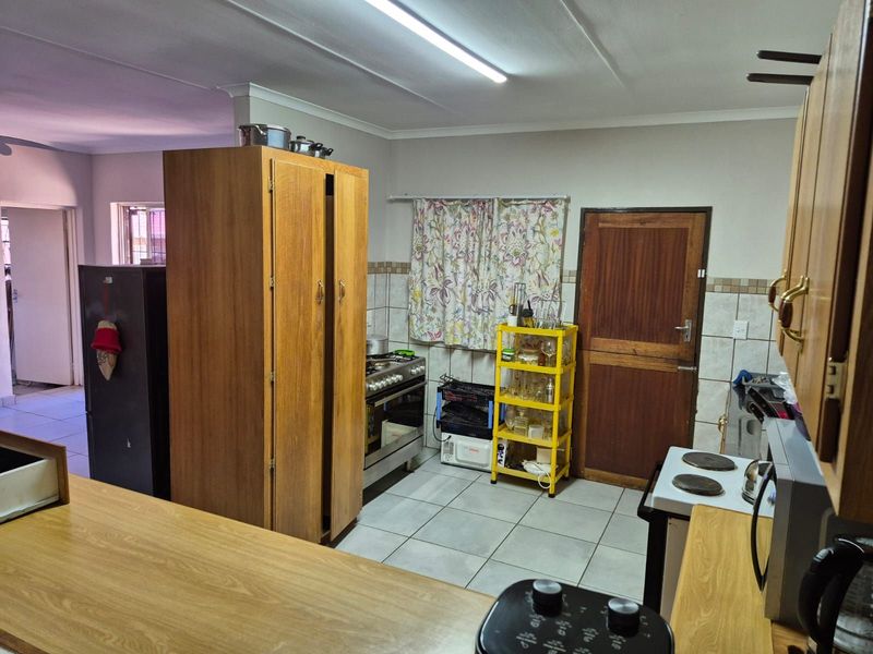 Townhouse For Sale in Kuruman Central - Photo 2