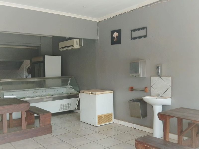 Retail To Rent in Palime - Photo 10