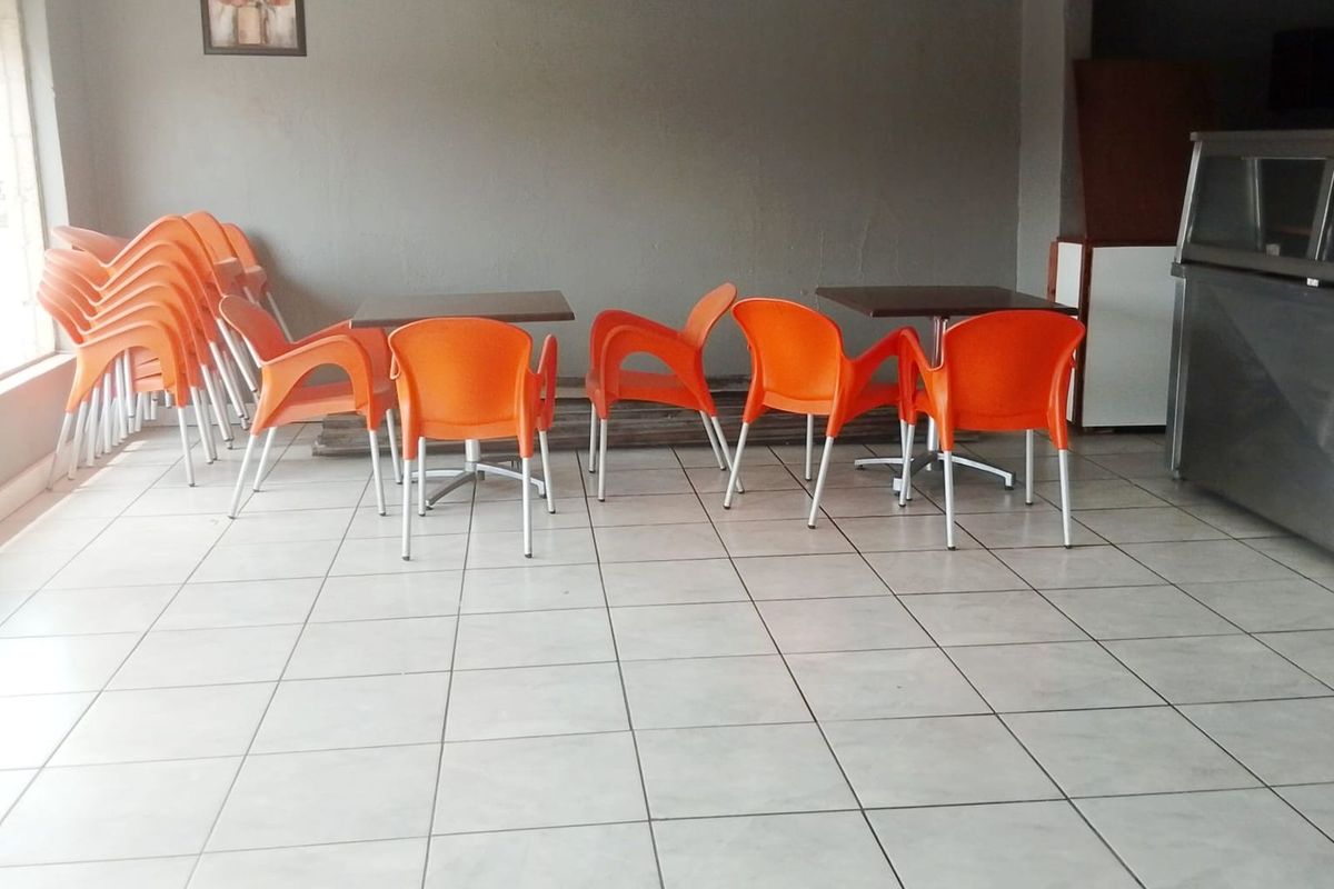 Retail To Rent in Palime - Photo 2