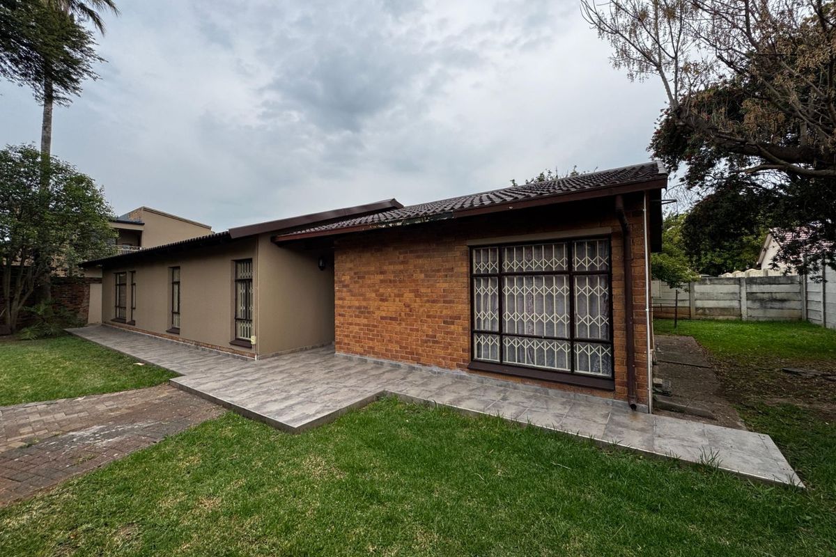 House For Sale in Kruinpark - Photo 2