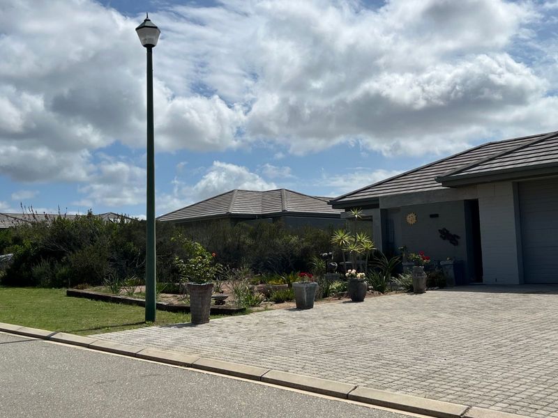 House For Sale in Paradise Coast - Photo 2