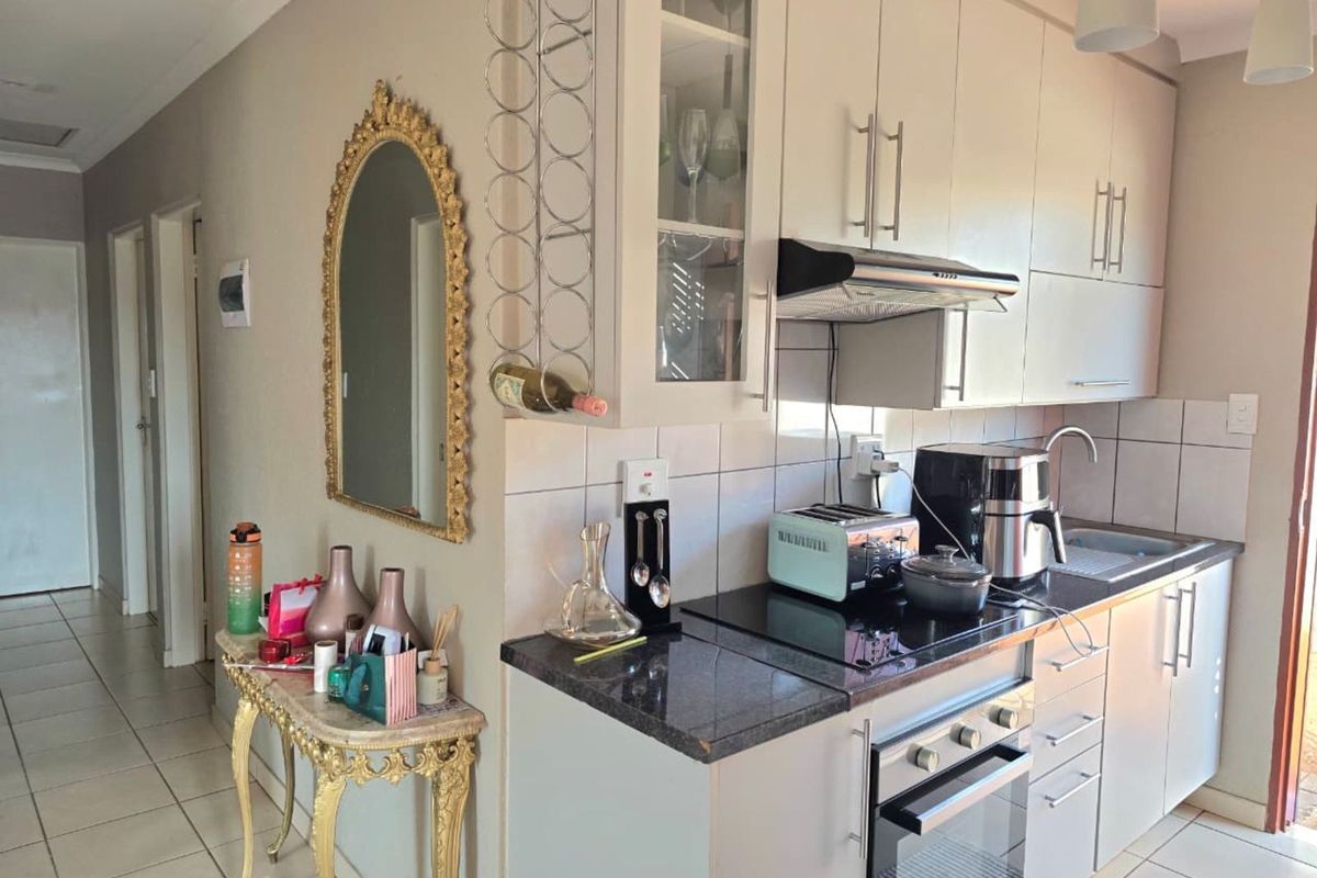 House For Sale in The Orchards - Photo 5