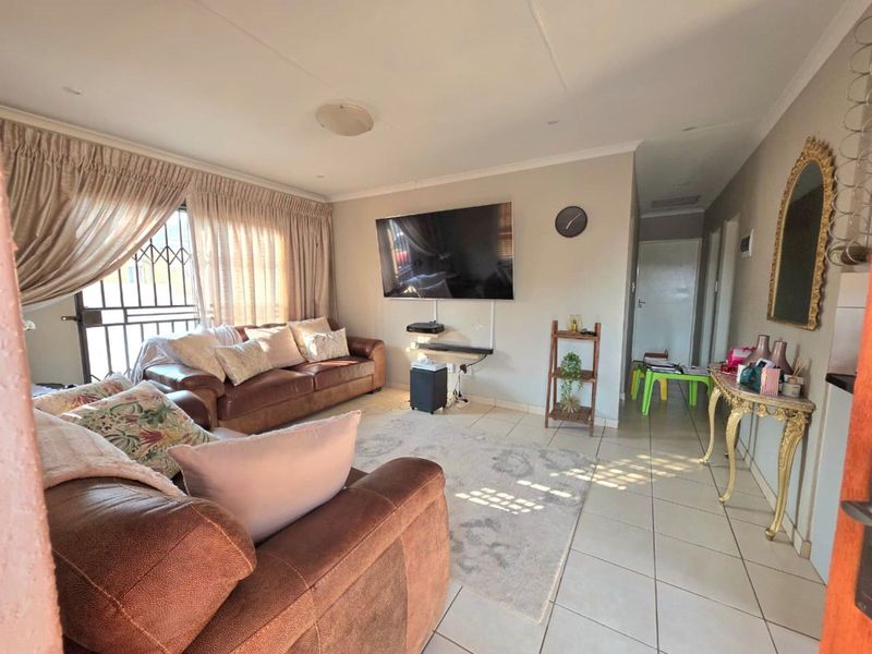 House For Sale in The Orchards - Photo 4