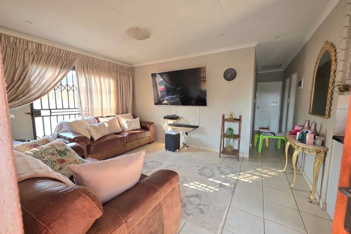 House For Sale in The Orchards - Photo 4