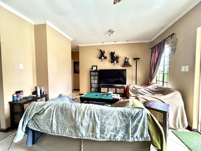 Townhouse For Sale in Mooikloof Ridge - Photo 10