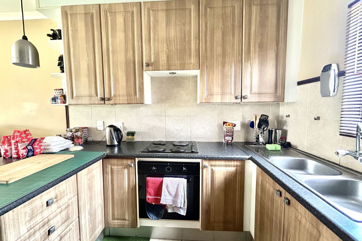 Townhouse For Sale in Mooikloof Ridge - Photo 2