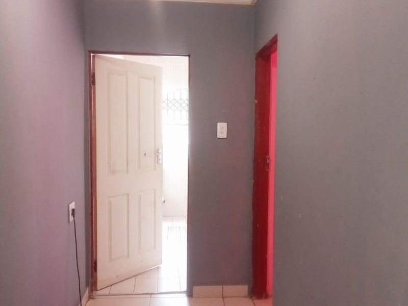 House For Sale in Dendron Central - Photo 6