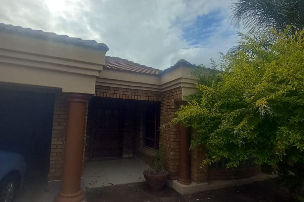 House For Sale in Dendron Central - Photo 2