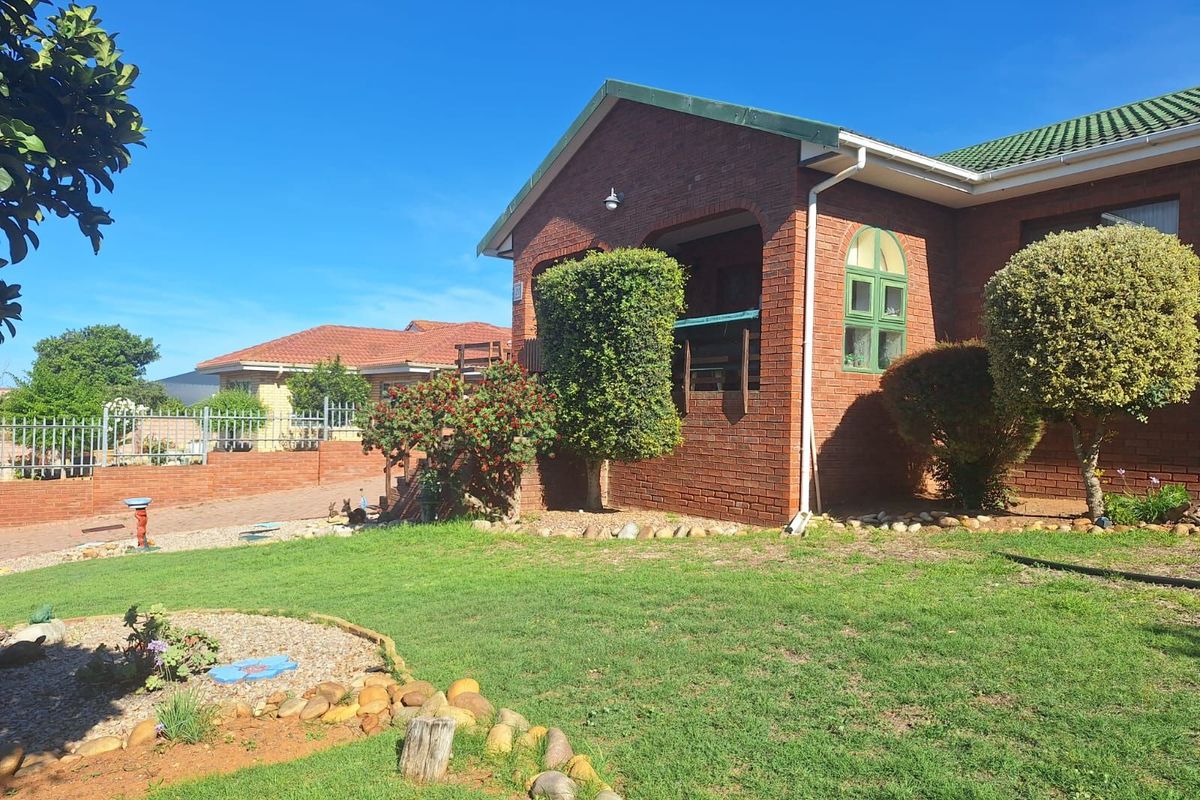 House For Sale in Hartenbos Heuwels - Photo 2