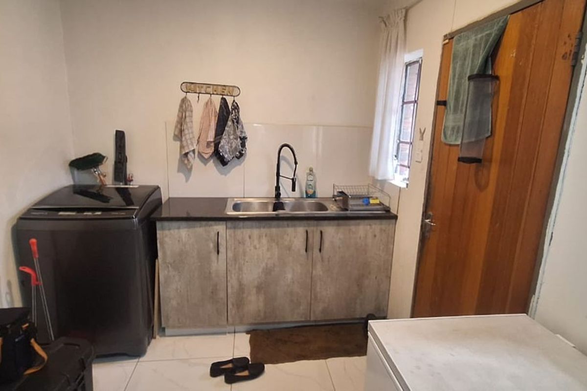 House For Sale in Eike Park - Photo 5