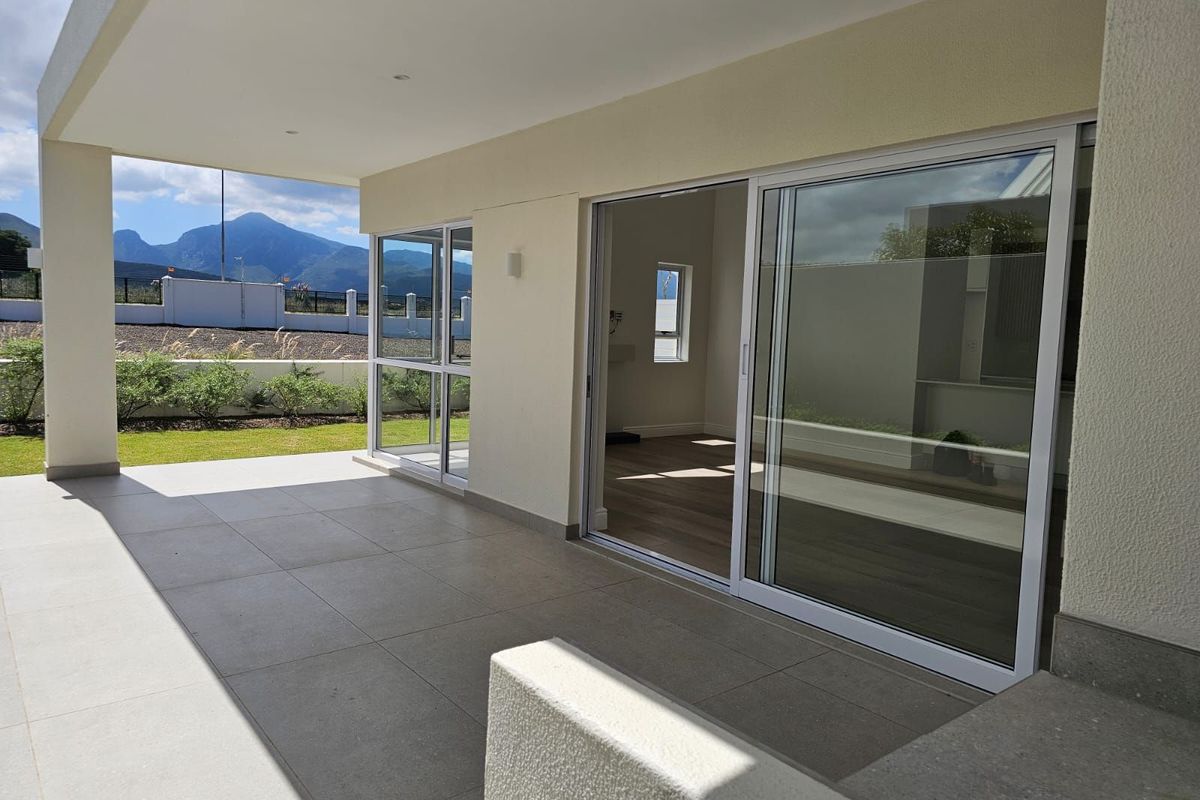 House For Sale in Glenwood - Photo 4