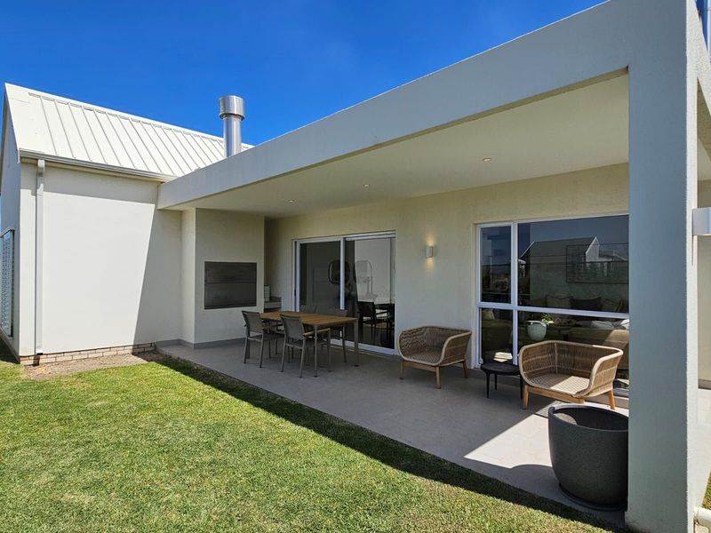 House For Sale in Glenwood - Photo 2