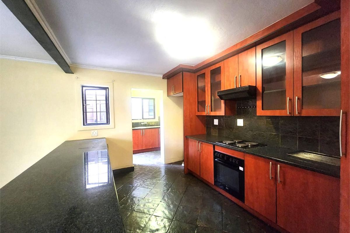 House For Sale in Amberfield - Photo 5