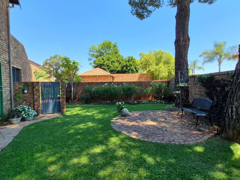 Apartment For Sale in Rietvalleirand - Photo 2