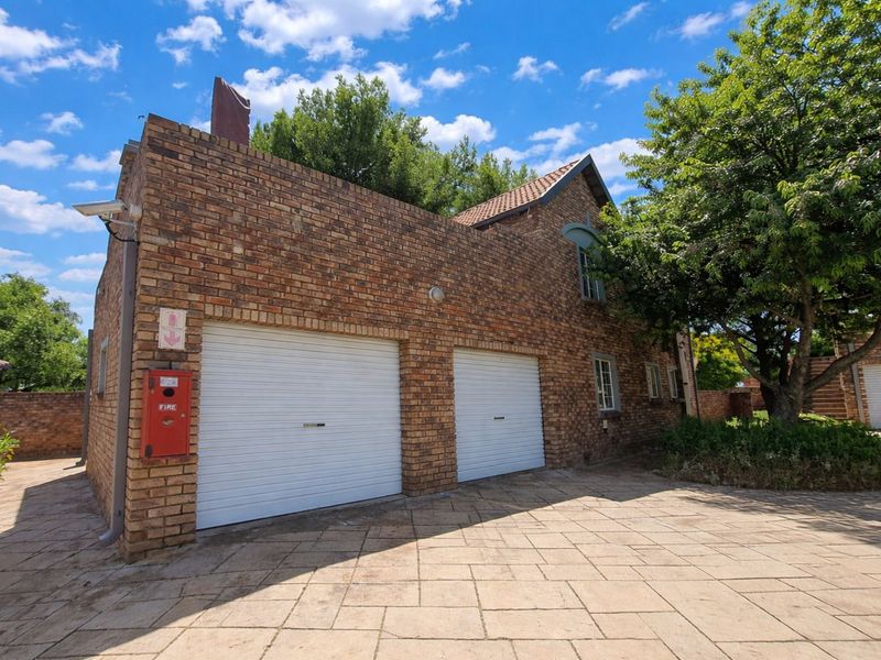 Apartment For Sale in Rietvalleirand - Photo 5