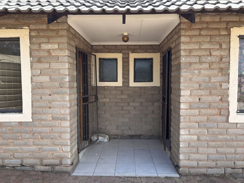 House For Sale in Mankweng - Photo 2