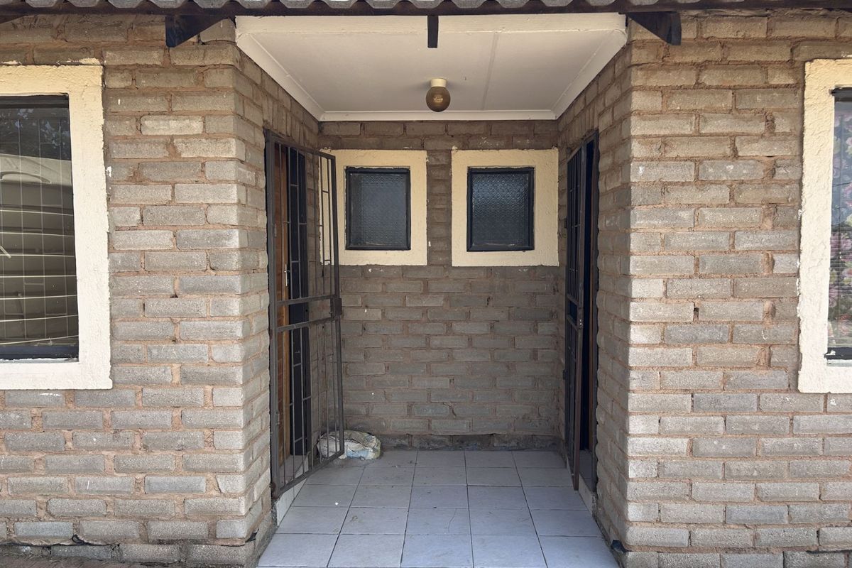 House For Sale in Mankweng - Photo 2