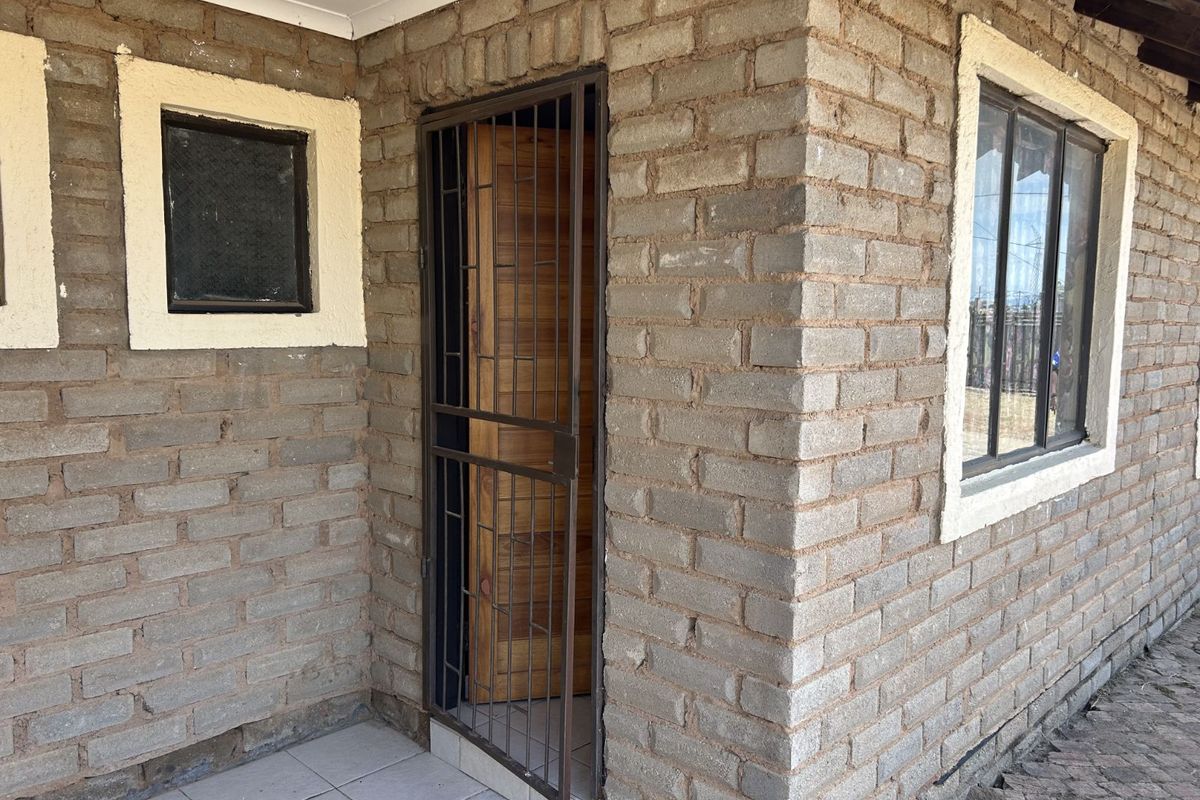 House For Sale in Mankweng - Photo 3