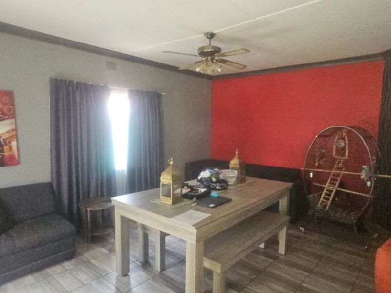 House For Sale in New Park - Photo 4