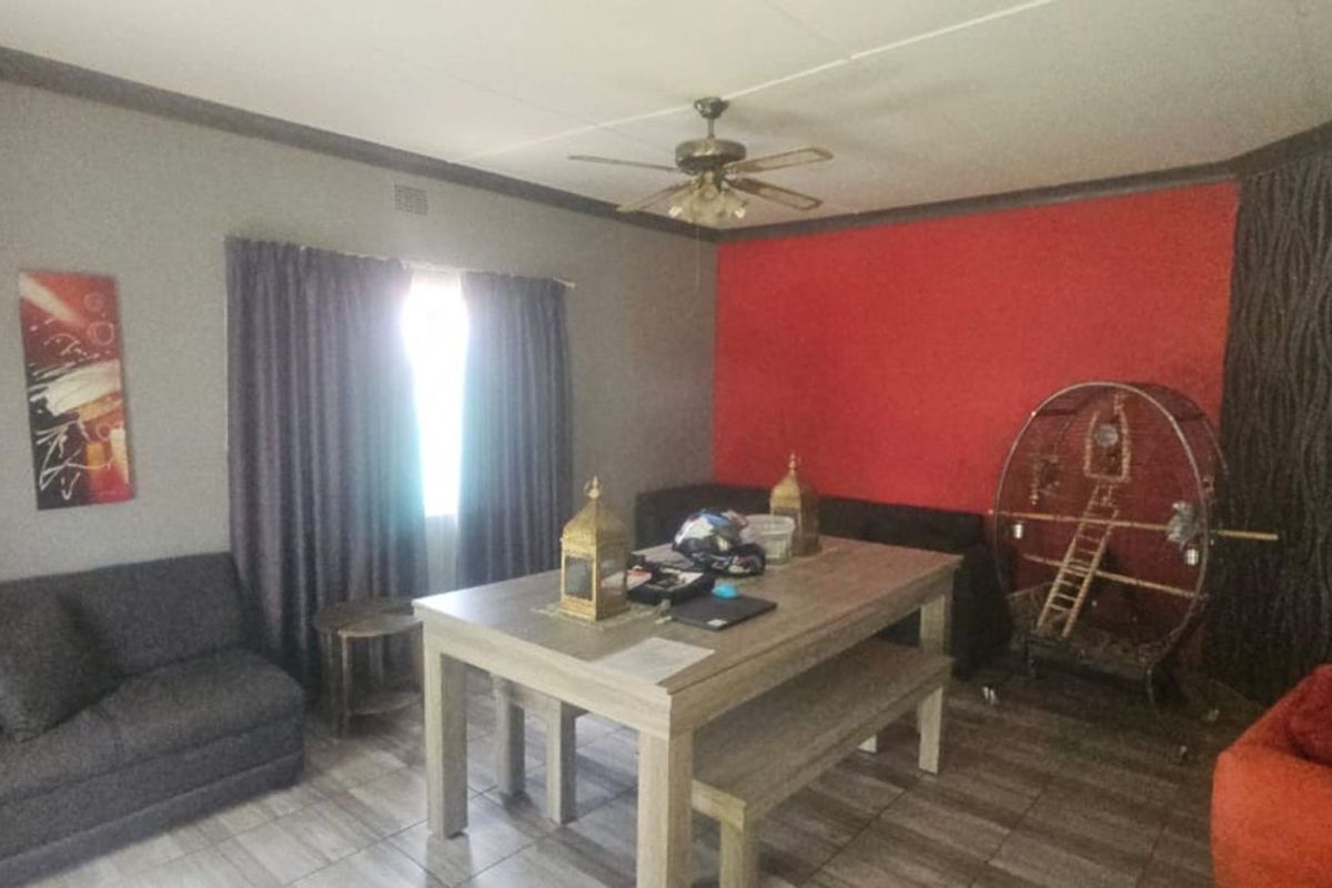 House For Sale in New Park - Photo 4