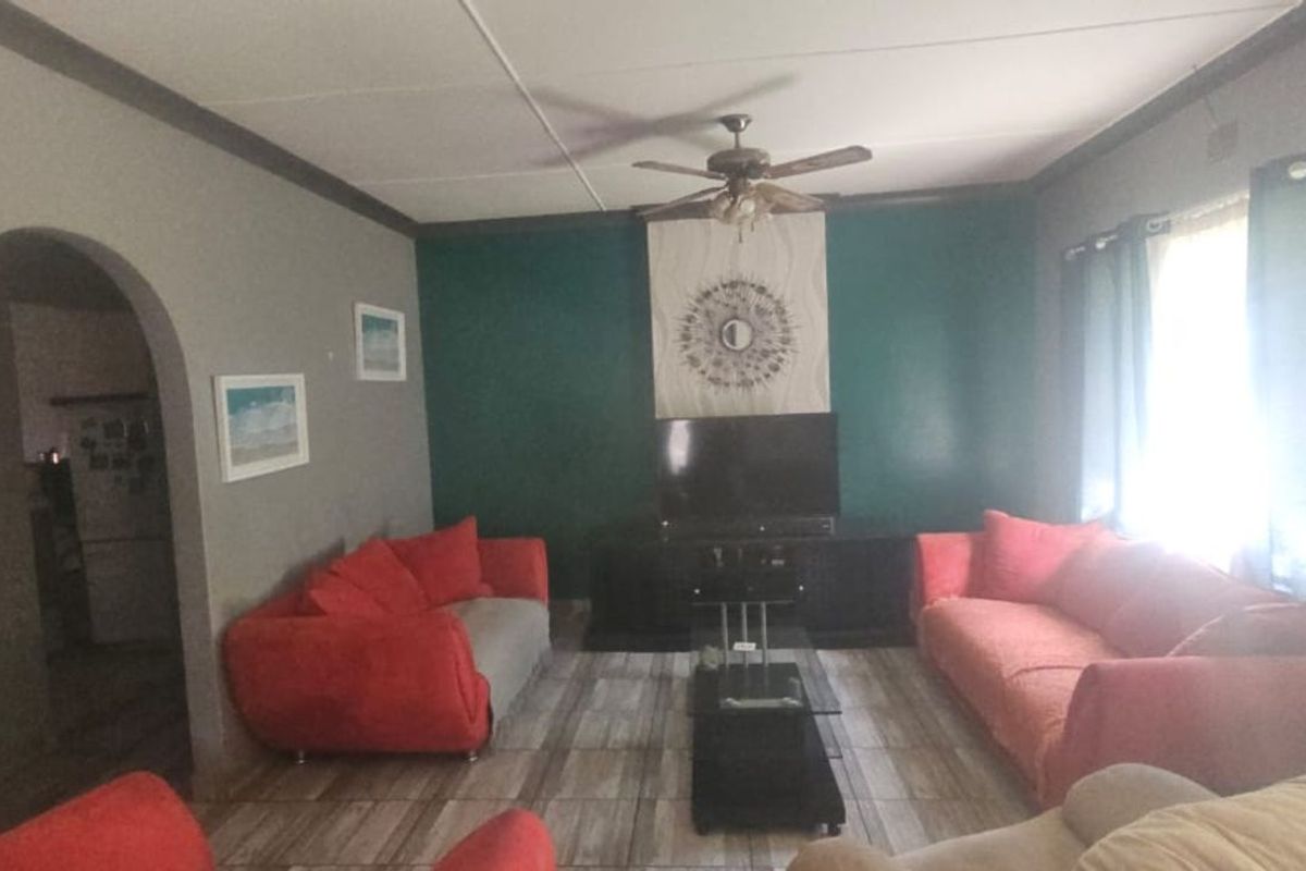 House For Sale in New Park - Photo 3