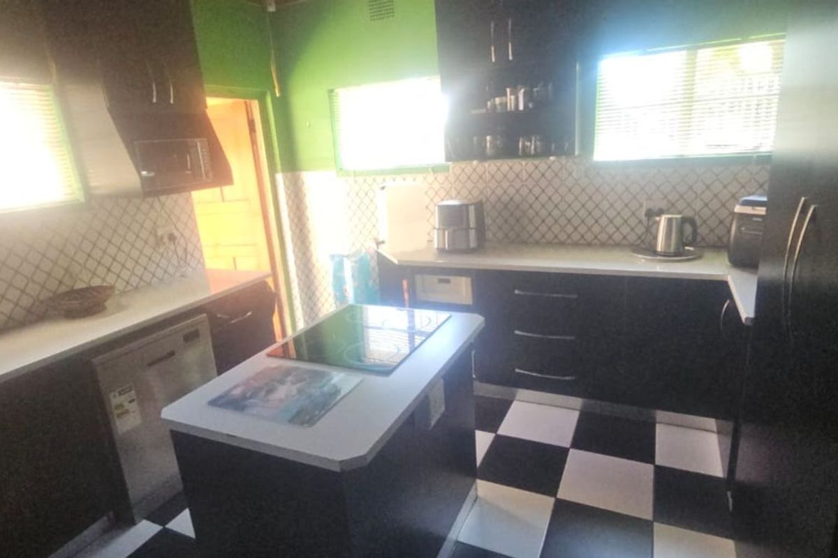 House For Sale in New Park - Photo 5