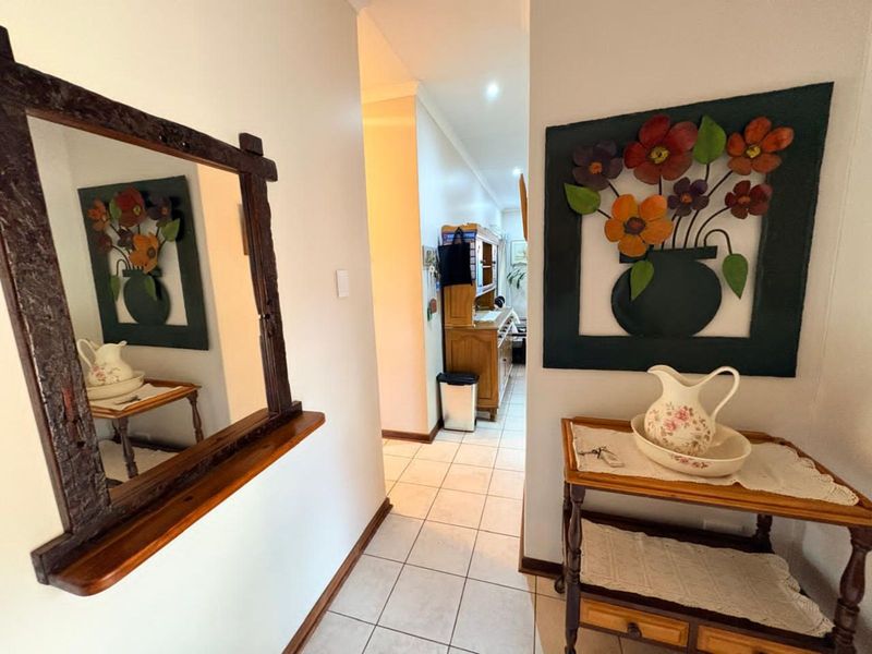 House For Sale in Rhodesdene - Photo 3