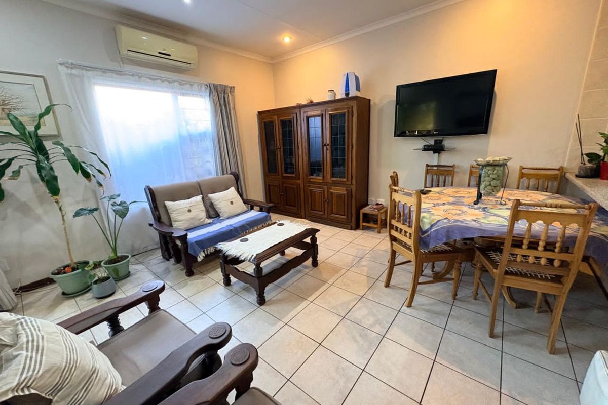 House For Sale in Rhodesdene - Photo 4