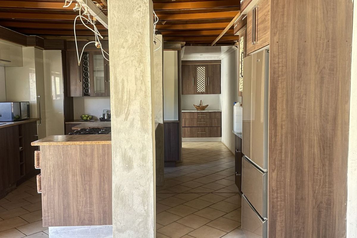 House For Sale in Bloemhof Central - Photo 3