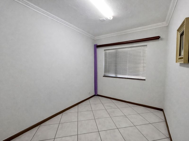 Apartment For Sale in Reebok - Photo 7